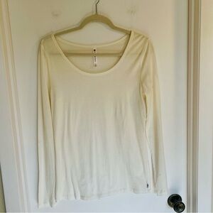 Fabletics Ivory Long Sleeve Top,‎ Size M